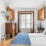 Breathtaking River-city View Two Private Terraces 3 Bedrooms And 3 Bathrooms 17th Century Building Bica Chiado District