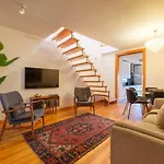 Breathtaking River-city View Two Private Terraces 3 Bedrooms And 3 Bathrooms 17th Century Building Bica Chiado District شقة *