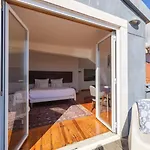 Apartmán Breathtaking River-city View Two Private Terraces 3 Bedrooms And 3 Bathrooms 17th Century Building Bica Chiado District Lisboa