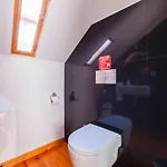 Breathtaking River-city View Two Private Terraces 3 Bedrooms And 3 Bathrooms 17th Century Building Bica Chiado District Apartmán Lisboa