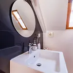 شقة Breathtaking River-city View Two Private Terraces 3 Bedrooms And 3 Bathrooms 17th Century Building Bica Chiado District Lisboa