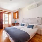 Breathtaking River-city View Two Private Terraces 3 Bedrooms And 3 Bathrooms 17th Century Building Bica Chiado District *