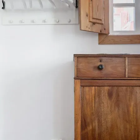 Breathtaking River-city View Two Private Terraces 3 Bedrooms And 3 Bathrooms 17th Century Building Bica Chiado District Lisboa