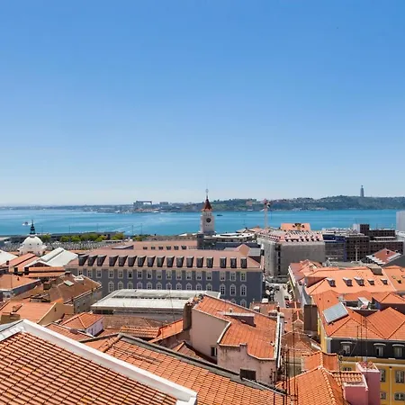 公寓 Breathtaking River-city View Two Private Terraces 3 Bedrooms And 3 Bathrooms 17th Century Building Bica Chiado District