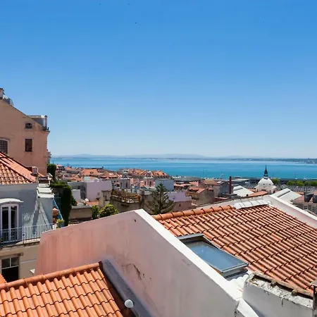 公寓 Breathtaking River-city View Two Private Terraces 3 Bedrooms And 3 Bathrooms 17th Century Building Bica Chiado District