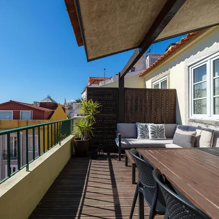 Breathtaking River-city View Two Private Terraces 3 Bedrooms And 3 Bathrooms 17th Century Building Bica Chiado District Διαμέρισμα *