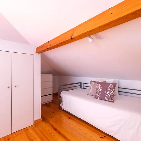 Breathtaking River-city View Two Private Terraces 3 Bedrooms And 3 Bathrooms 17th Century Building Bica Chiado District Διαμέρισμα