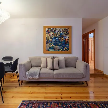 Breathtaking River-city View Two Private Terraces 3 Bedrooms And 3 Bathrooms 17th Century Building Bica Chiado District Διαμέρισμα *