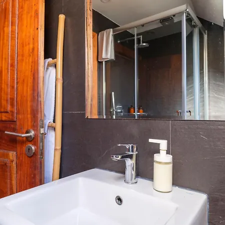 Διαμέρισμα Breathtaking River-city View Two Private Terraces 3 Bedrooms And 3 Bathrooms 17th Century Building Bica Chiado District