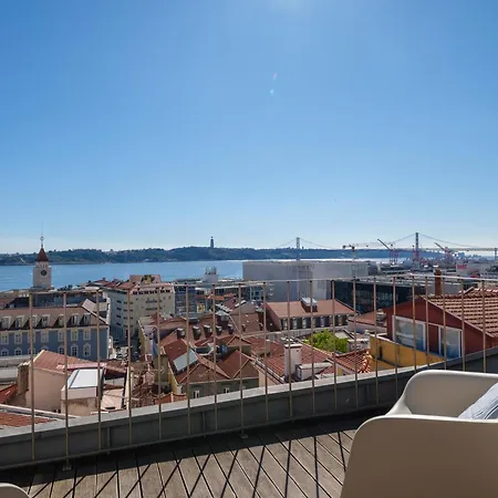 Breathtaking River-city View Two Private Terraces 3 Bedrooms And 3 Bathrooms 17th Century Building Bica Chiado District Διαμέρισμα Lisboa