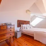 Апартаменти Breathtaking River-city View Two Private Terraces 3 Bedrooms And 3 Bathrooms 17th Century Building Bica Chiado District Лісабон