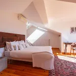 Апартаменти Breathtaking River-city View Two Private Terraces 3 Bedrooms And 3 Bathrooms 17th Century Building Bica Chiado District