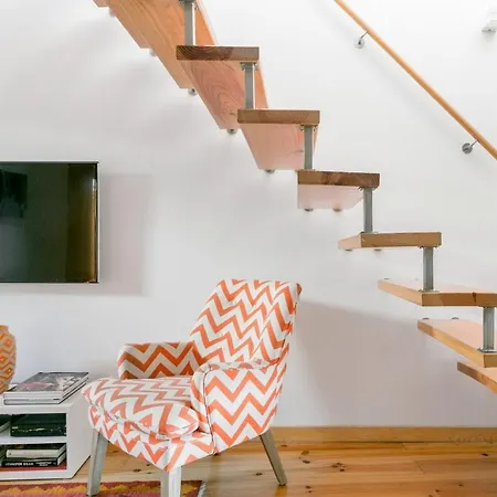 Breathtaking River-city View Two Private Terraces 3 Bedrooms And 3 Bathrooms 17th Century Building Bica Chiado District *