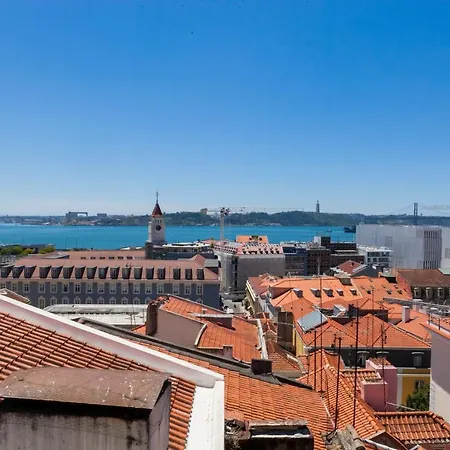 Breathtaking River-city View Two Private Terraces 3 Bedrooms And 3 Bathrooms 17th Century Building Bica Chiado District *