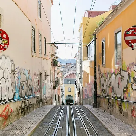 Apartamento Breathtaking River-city View Two Private Terraces 3 Bedrooms&3 Bathrooms 17th Century Building Bica Chiado District Lisboa